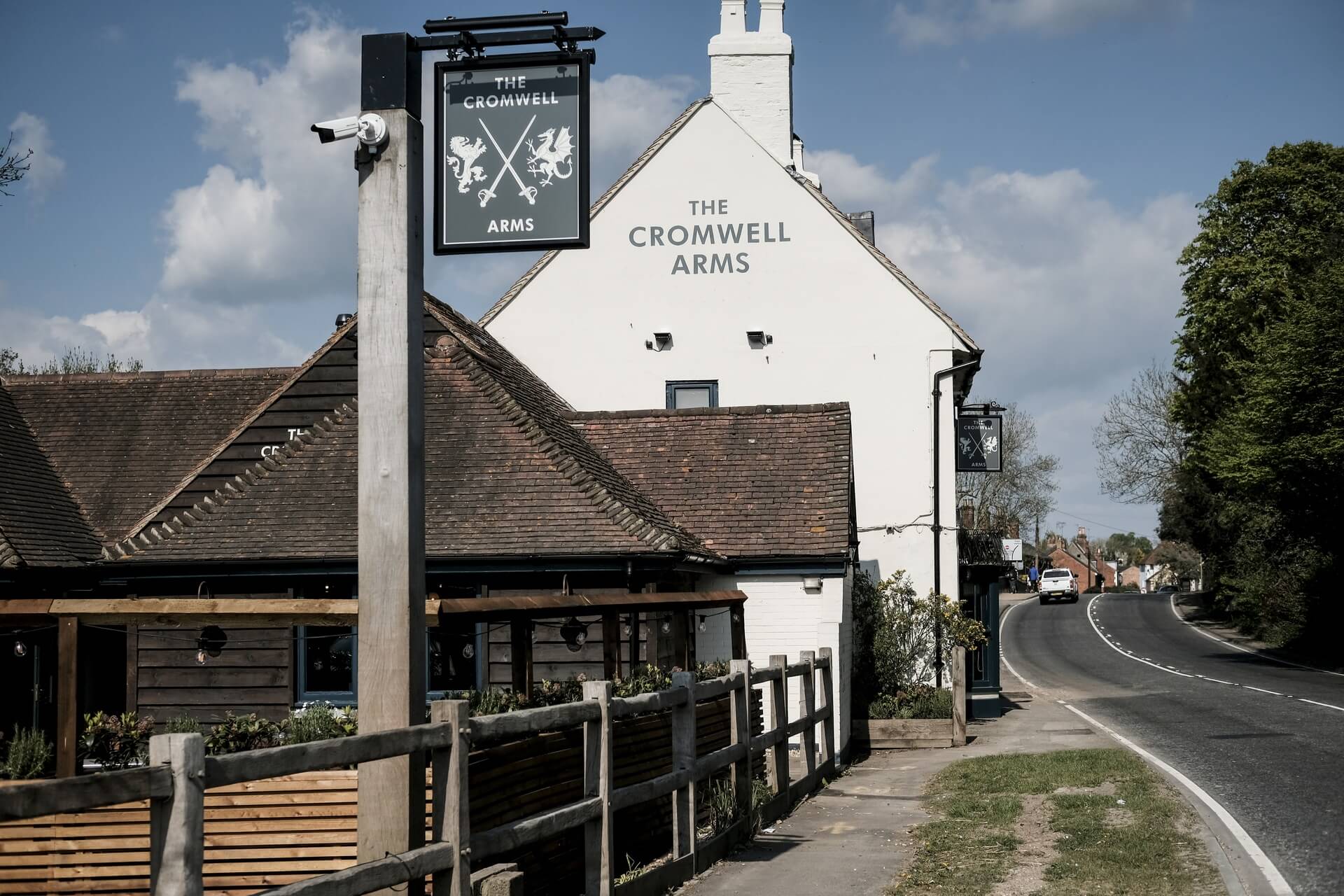 The Cromwell Arms Fuller's Hotel, Pub and Restaurant in Romsey